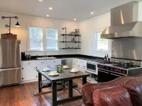 Vintage Modern Synthesis in the Heart of Winston-Salem Hotels in Forsyth County