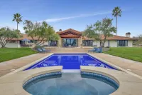 Luxury Paso Villa w/ Pool, Jacuzzi, Ping Pong & Bocce Ball - 10 Min to Downtown!