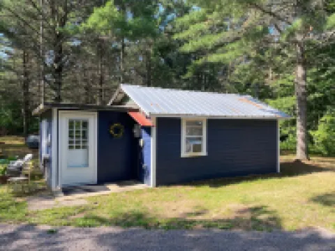 Blue Birch Cabin - Hatfield, WI โรงแรมในJackson County