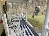 Cozy Modern Farmhouse Hotels in Lake George