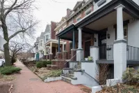 Gorgeous designer home in Capital Hill Hotels in Atlas District