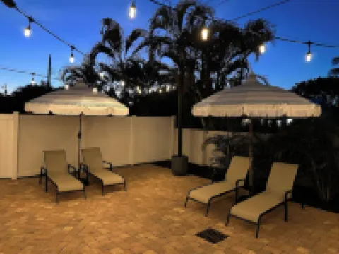 The Saltwater House - Space Coast townhouse only 1/2 a mile from the beach 印度港口海灘酒店