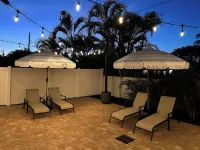 The Saltwater House - Space Coast townhouse only 1/2 a mile from the beach