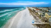 Sunlit Seacove. G-Floor, Walk to Beach, Shops, & Dinning. Private Beach Access.