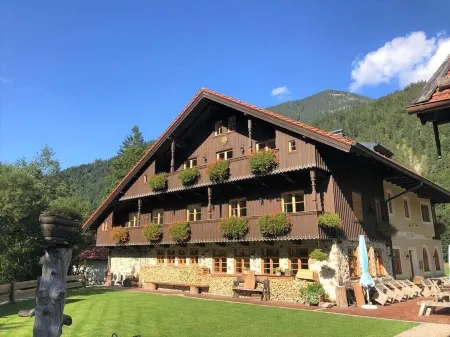 "Almrausch" holiday apartment - Gasthof Zipflwirt Отели рядом с достопримечательностью «Sudelfeld»