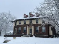 Gatsby charm with modern comforts! Historic home & neighborhood w large backyard Hotels near Walnut Center