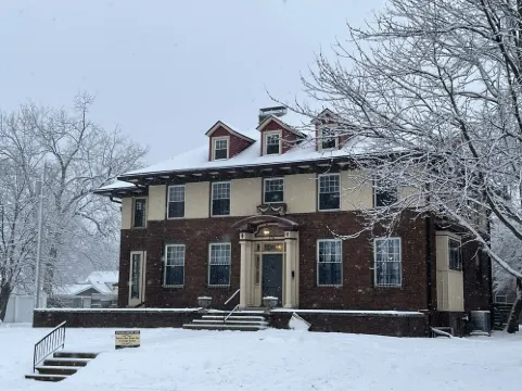 Historic Charm - Modern Comfort! Charming Home & Neighborhood w Large Backyard