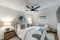 Old Town Desert Villa • Heated Pool, Casita, Games