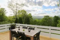 Roxbury Private 3Br w/ Fire-Pit, Sweeping Mt Views- 5 Wooded Acres. Near Skiing! Hotels in Roxbury