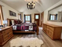 Charming Cabin on Dream Property