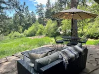 Cozy Cabin Near Boulder with Wildlife and WiFi