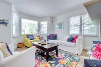 ONLY A 7 MINUTE WALK TO THE BEACH!
