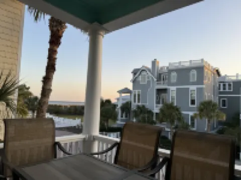 Sandpiper Cottage - Fantastic Beach Front Property on Georgia Coast w/ Elevator!