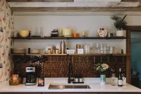 Little Blue Cottage - wooded getaway, near beaches and towns