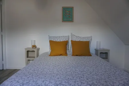 F2 apartment with terrace close to the center of Carteret