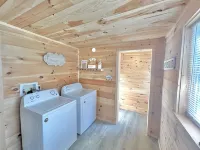 Charming 2 Bedroom Private Cabin Near Bangor