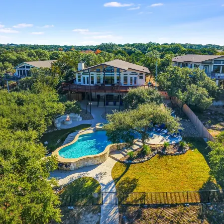 Lake Travis Waterfront Resort -  Deep Water Dock, Pool, Hot Tub & Pickleball