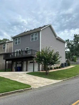 THE GOVERNOR’S RETREAT<br>Home Sweet Home Retreat Near Downtown Clarksville