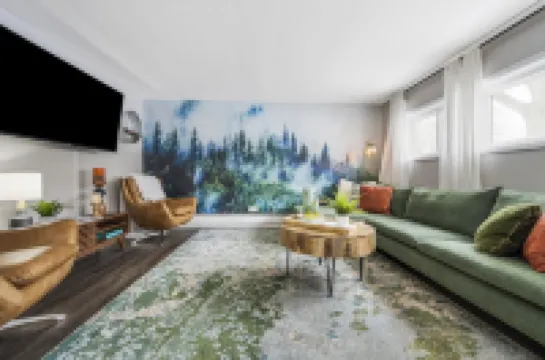 Keyless, KING bd, WIFI, desk, Fox River Bike Trail, near MetraTrain