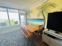 VB Oceanfront Condo at Boardwalk. See Dolphins from Balcony. Steps to Beach+Pool 弗吉尼亞海灘酒店
