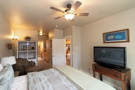 Old Town River Front Condo Отели рядом с достопримечательностью «Санд Мастер Парк - Сандбординг»