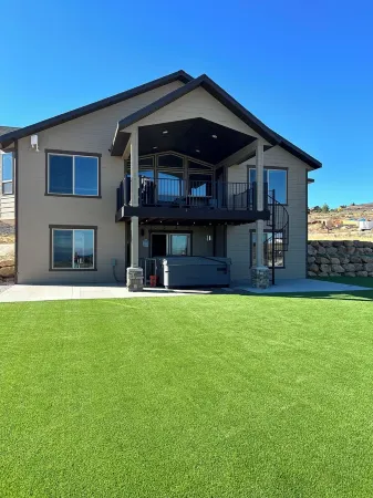 NEW Bear Lake home minutes from Garden City, GORGEOUS views, and Private Hot Tub