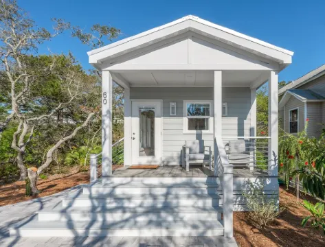 Romantic New Home for 2-Private Hot Tub/ Secluded Patio-260 Steps to Beach-Bikes - Wifi