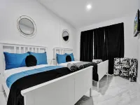 Indulge in Your Dream Getaway: Modern, Luxurious Paradise Awaits- Book Now!