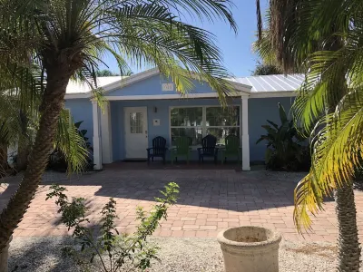 POOL VIEW  V6 Luxury 2 bed 2 bath VILLA   Walk to beach  DAILY  WEEKLY SPECIALS