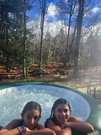 Cozy Getaway for Your Winter Adventure:  Pet-Friendly3Br Cabin Near Trails!