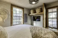 Bliss - Mountaintop Cabin w/ Steam Sauna, Minutes from Blue Ridge Hotels in Fannin County