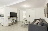 2-Bedroom Apartment Located Near Downtown Lakeland & Lake Hollingsworth