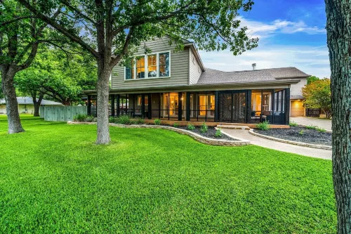 The Live Oak Haus (Sleeps 19) - 6 Bed | 6 Bath | Pool + Hot Tub + Fire Pit