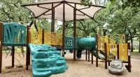 2/1 Cottage near Airport, ConvCntr, MusicFctry, FourSeasons, Omni, Westin, UD