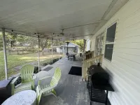 Modern Farmhouse w/Gameroom and theater room close to everything Hotels in Pearl