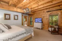 Chic Lodge 0.6m to Ski/Tube Resort+Winter Mtn Views - Kuntosalit