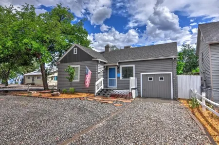 *New Listing* Downtown GJ Home w/ Outdoor Oasis & Hot Tub Отели в г. Меса