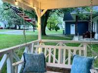 Gather together in Westfield - 8 people Hotels in Westfield