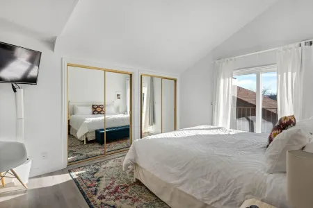 Cozy 2-Bedroom 2nd Story Condo with AC, Fitness Room and WiFi in St. George Utah