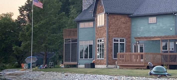 Lakefront 270 View, Beach, Hot Tub, Wineries! Fall is Gorgeous Here - Book Now! Hotels in Jackson County