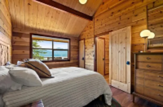 Luxury Waterfront Cabin on Lake Pend Oreille with Game Room - Fully Remodeled!