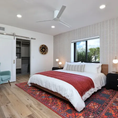 Central Tucson Luxury - Minutes from U of A - Saltwater Pool - Sleeps 10