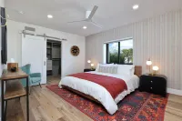 Central Tucson Luxury - Minutes from U of A - Saltwater Pool - Sleeps 10