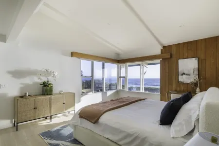 Sunrise to Sunset Views • Cayucos Beachfront Home Отели в г. Каюкос