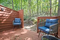 Vibrant Family Retreat~Sleeps 8~2 Kings~ Game Room Hotels in Snellville