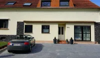 Gästehaus Schwinn Very Modern and Tastefully Furnished Arrive Feel Good Hotels in der Nähe von Rodener Saarwiesen - Europäisches Schutzgebiet