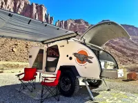 Red Rock Base Camps Teardrop Trailer #2. Take your hotel room outside! - โฮมสเตย์