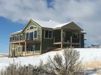 Located on the quiet hillside with majestic views of the mountains and valleys.