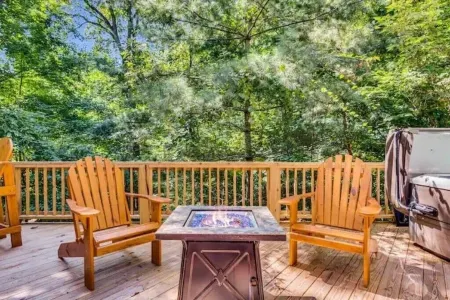 Big Canoe! 3 Masters, 2 Decks, Hot Tub, Fire Pit!