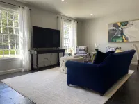 Ocean and mountain views, 2 bedroom 2 story entire home with driving range